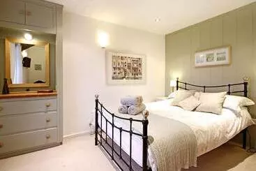 Mökkimajoitus Cae'r Dyni