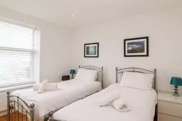 Mökkimajoitus The View