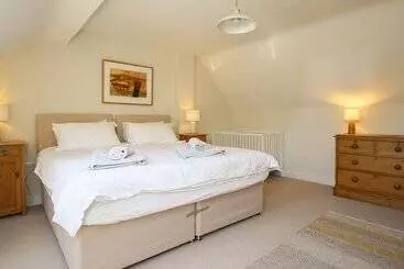 Kings Cottage   South