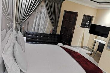 פנסיון Tswinga Guest House