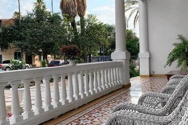 Hotel Laredo Mansion