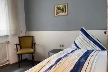 هتل Pension Weller