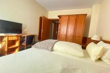 בית מלון כפרי Zur Stadt Cassel