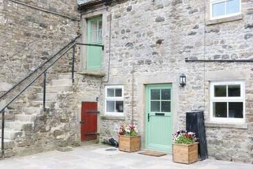 Сельский дом The Stables