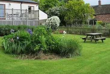 1 Shippen Cottages