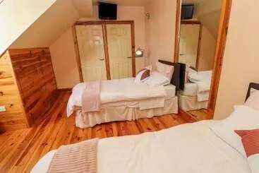 Mökkimajoitus Mead House