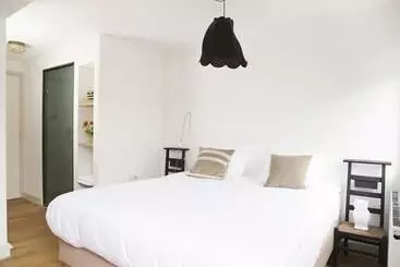 Auberge Hello I M Local