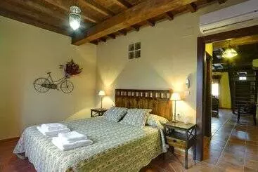 Hotelli Senderos Del Jerte