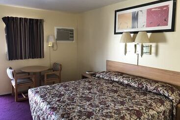 فندق على الطريق American Inn