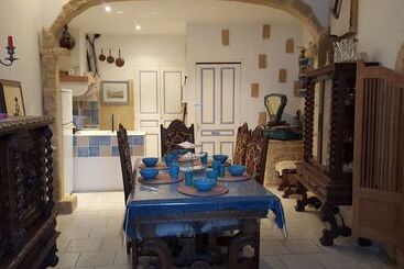 膳宿费 Les Croisées