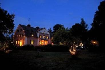 Herrgårds Hotell Gyllene Hästen