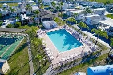 ホテル Grove Ridge Rv Resort