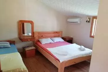Medusa Bar & Camping Hostel