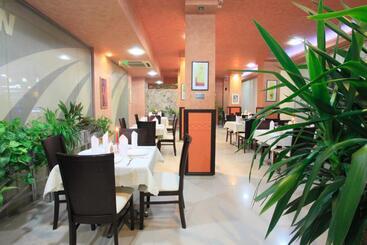 Hotell Boutique Suites Rainbow 4