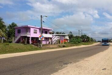 پانسیون Belize Cultural Adventure Guesthouse