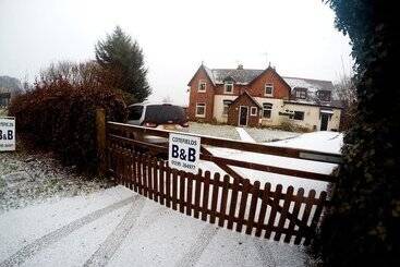 پانسیون Cotefields Bed & Breakfast