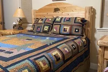 Aamiaismajoitus (B&B) Inn The Woods Suites