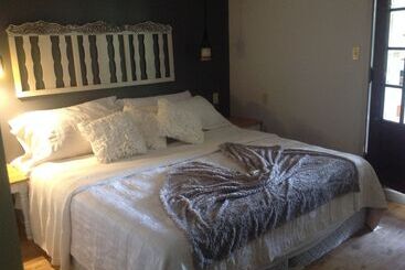 Panzió Columbia Gardens Winery And Grape Escape Guesthouse