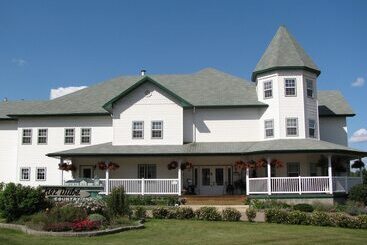 هتل Chez Dube Country Inn