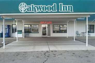 מוטל Oakwood Inn And Rv Park