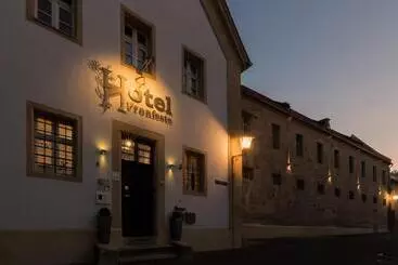 Knast Hotel Fronfeste