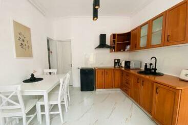 ツーリストアパートメント Comfort Apartment Barițiu Brașov