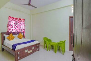 בית מלון כפרי O Sri Residency