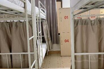 هاستل Saigon Cozy House & Coffee