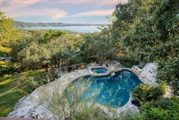 Turist apartmanları Dawson By Avantstay Serene Austin Home Set Amongst Nature W Pool Hot Tub Close To Lake Travis