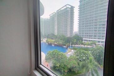 Lägenhetshotell Residences In Azure Condominium Parañaque City Metro Manila