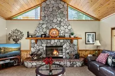 Turistihuoneistot Sutter Ln By Avantstay Beautifully Remodeled Kitchen,4cabin Chic Bedrooms