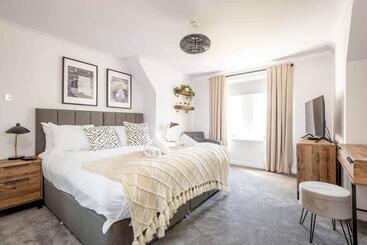 Vakantie-appartementen Abbey Villa Stylish House Central With Parking