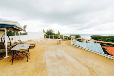 Marina Breeze Resort