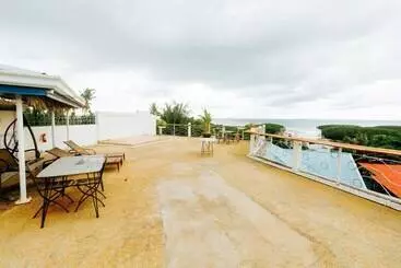Marina Breeze Resort