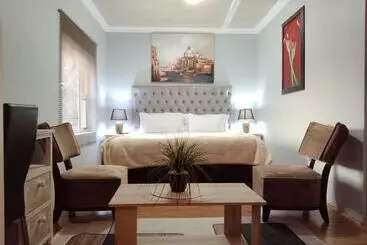 ペンション Menlyn Mews Guesthouse