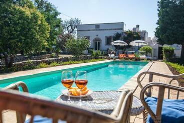 آپارتمان‌های توریست‌ها Casina Campanella Con Piscina Privata