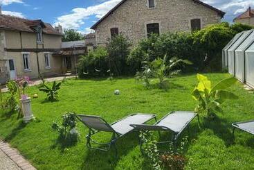 Apartamente turistice Gitedelatournelleauxerre