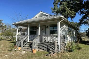 مبيت وإفطار West 1077 Guest Ranch   Laurel Cottage