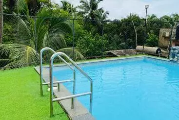 ユースホステル Sevrina Beach Inn