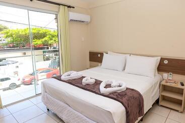 בית מלון כפרי Pousada Roberto Monteiro Frente Mar