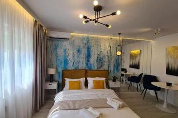 Government Deluxe Studio By Magic Apartments