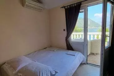 آپارتمان‌های توریست‌ها Lovely Apartment On The Sea Shore, With A View And Free Wi Fi