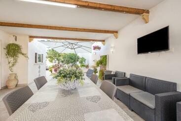 Apartaments turístics Maison Nina