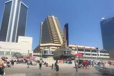 ユースホステル Beachfront Double Queen Hotel Cozysuite