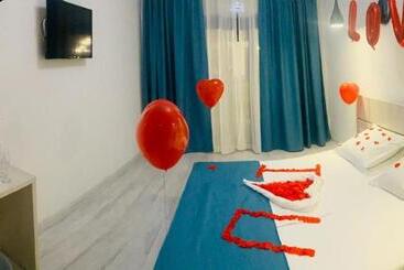 هتل Infinity By Carla