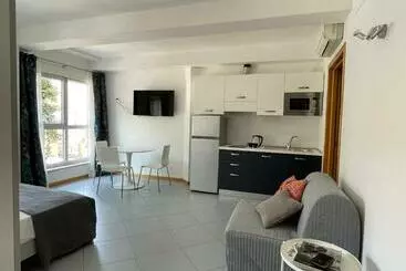 آپارتمان‌های توریست‌ها Rada   Loft Prima Fila Lungomare Sud