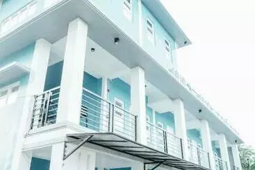 Albergue Lee Residences By Jal