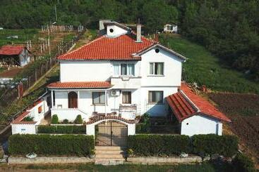 Bed and Breakfast Villa Bella A Rila Monastery Adventure