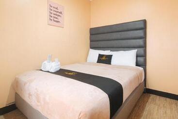 Hotel 153 Silverio Suites Paranaque City