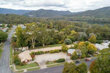 Eildon Motel Main House